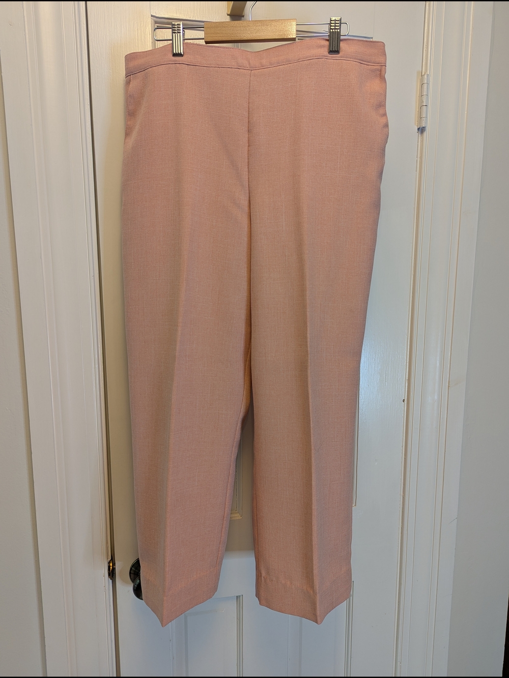 Alfred Dunner Cropped Straight-Leg Pants in Blush Pink